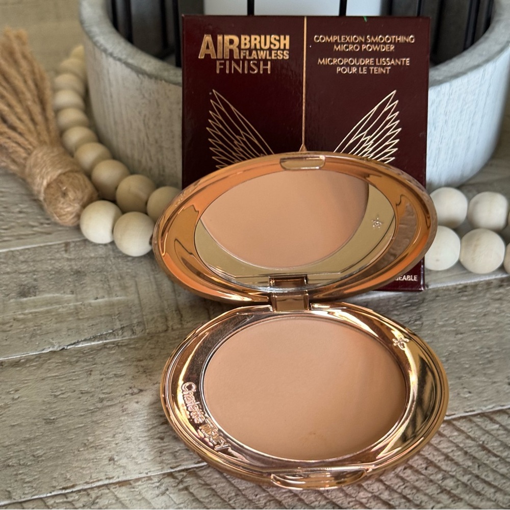 Charlotte Tilbury AIRBRUSH FLAWLESS FINISH-3 TAN + Free Gift